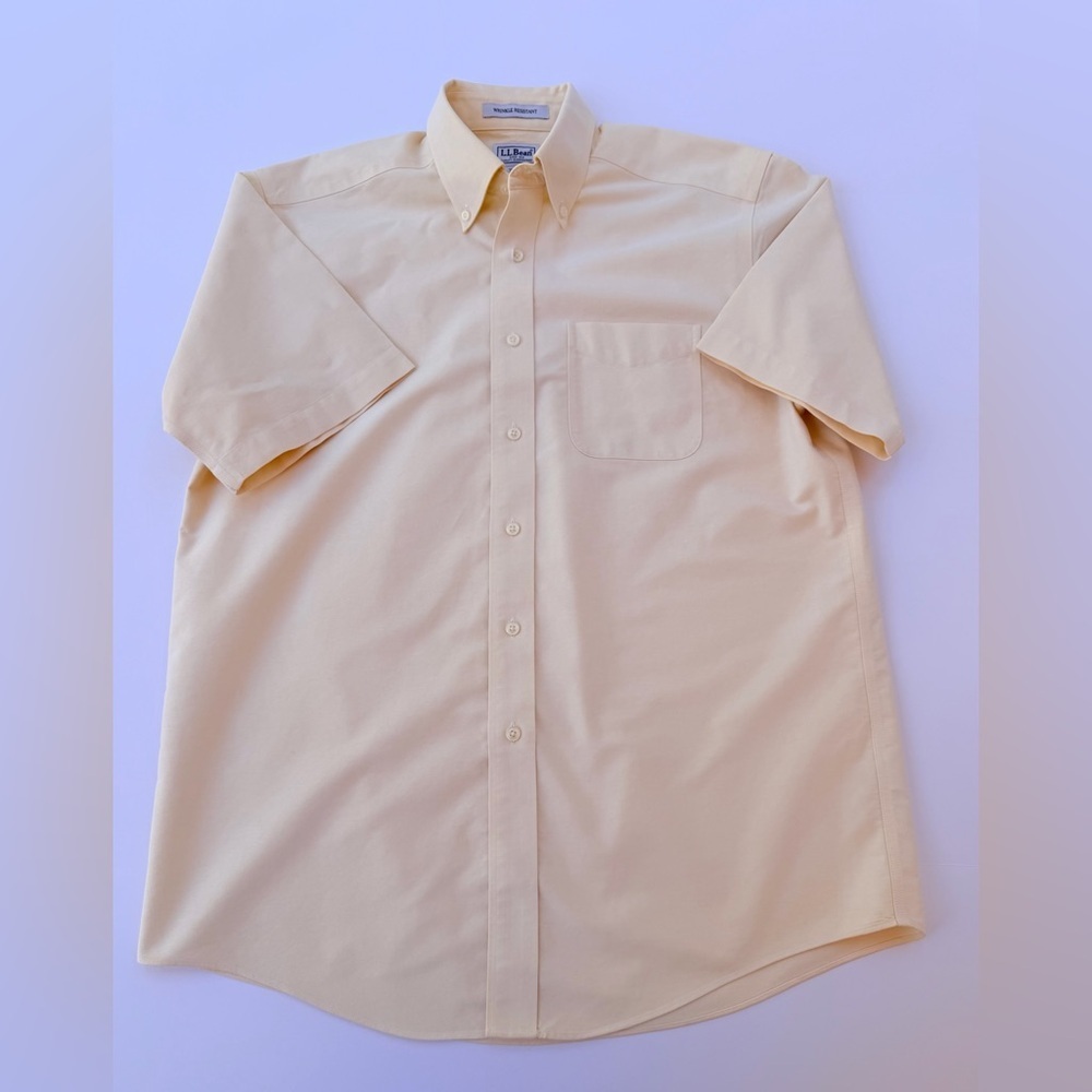 Men’s L.L. Bean Short Sleeve Shirt Size Medium 15 1/2 Regular​​